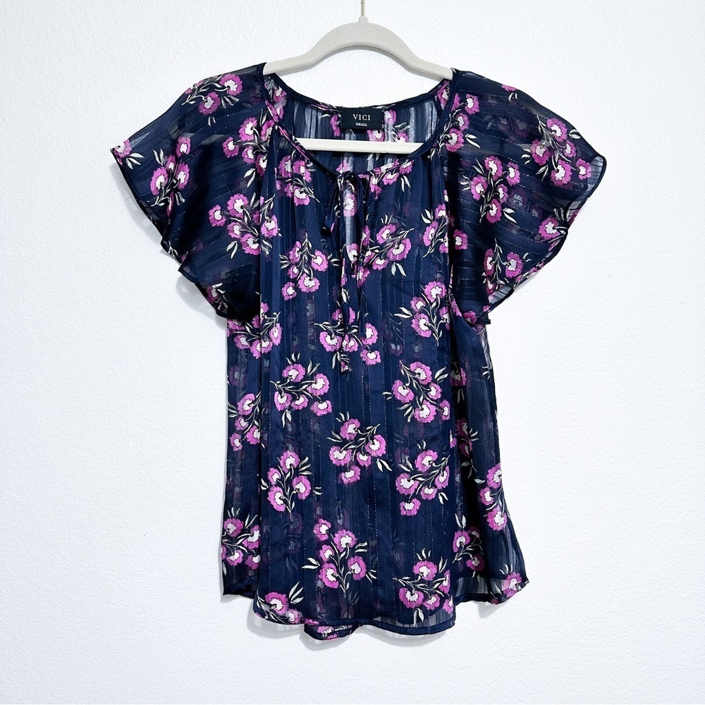 Vici Floral Flutter Sleeve Short Sleeve Blouse Top Size S